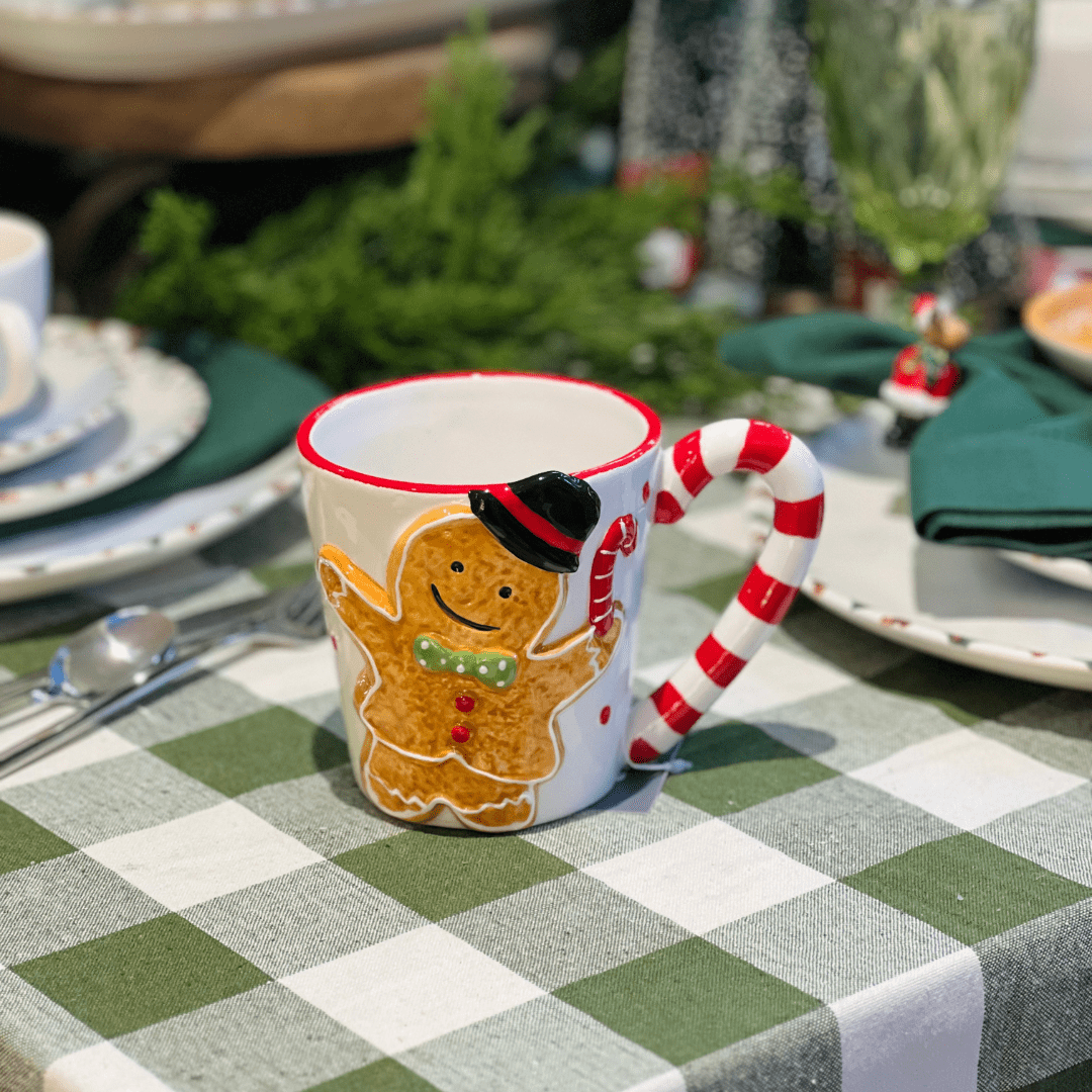Caneca Natalina de Cerâmica Gingerbread Menino 450ml 13cm