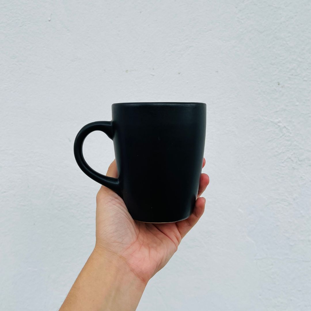 Caneca Charlotte Preta - 350ml