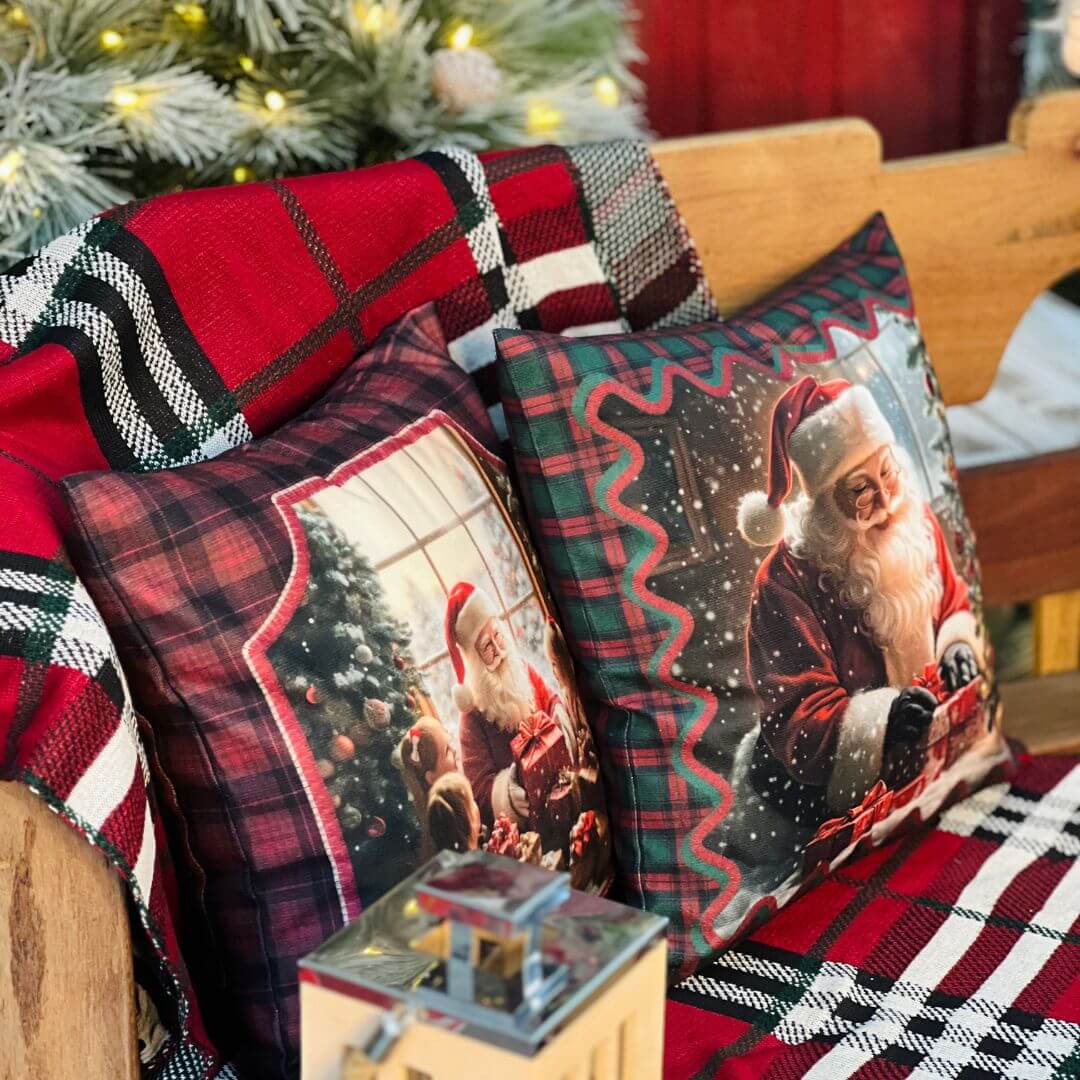 Capa Natalina Noel Com Crianças e Presentes - 43cmx43