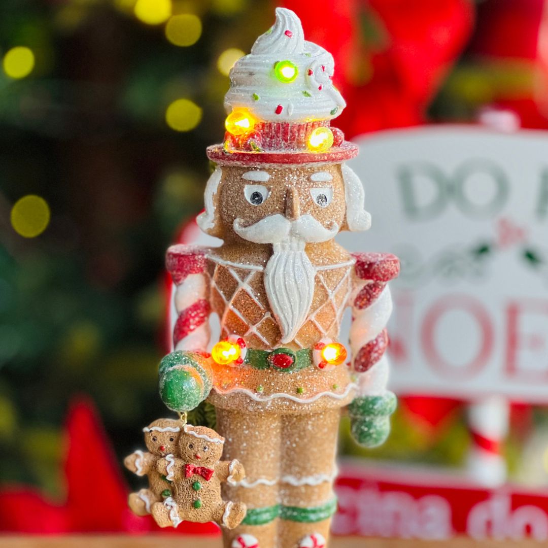 Quebra Nozes Cookie Gingerbread Resina Com Led - 30cm