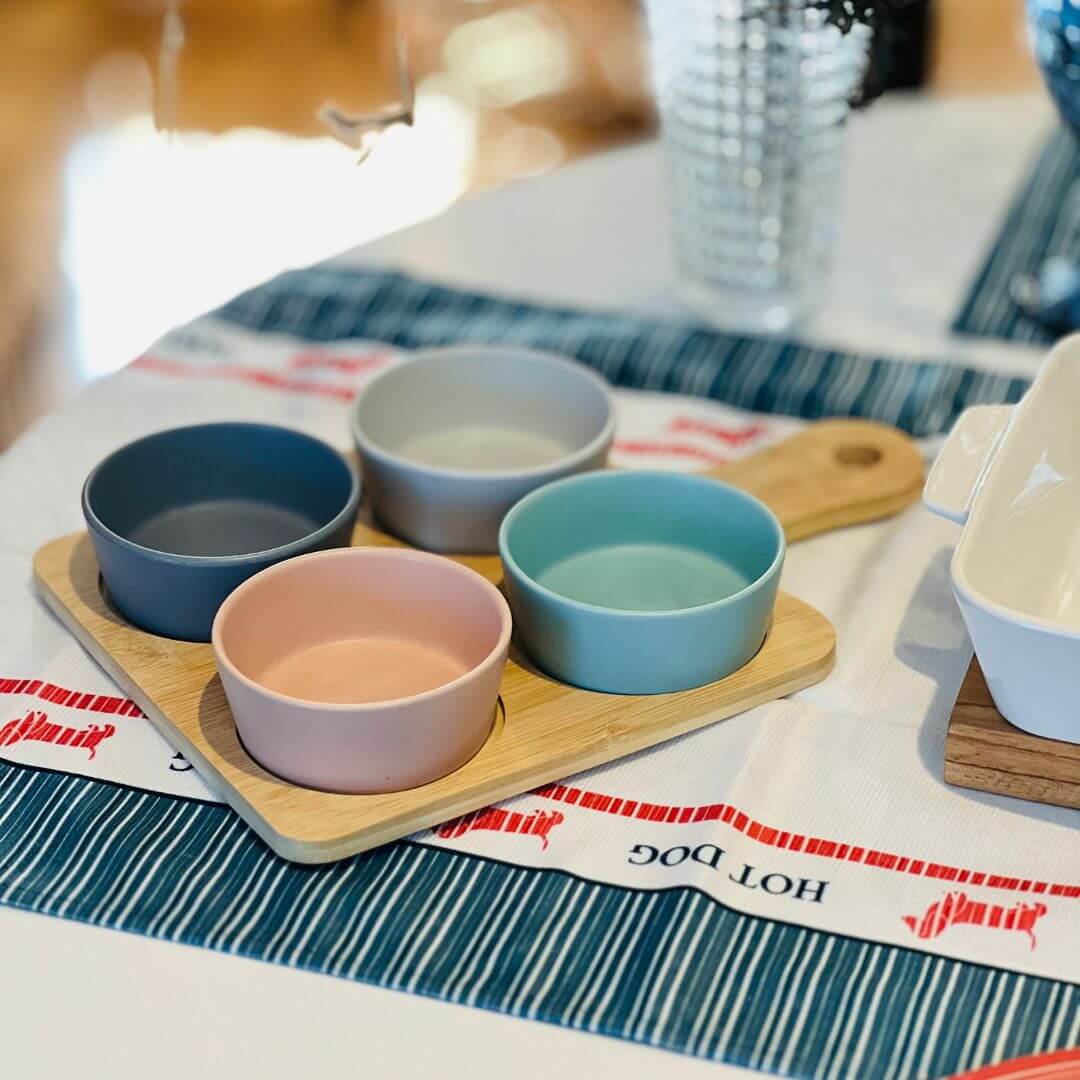 Conjunto Petisqueira Com Bandeja de Bambu e Quatro Potes - 21cmx32