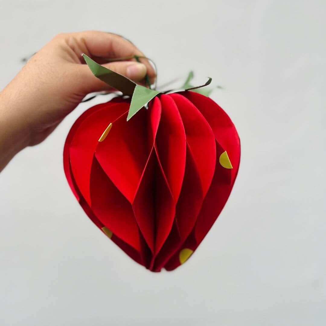 Enfeite Pendente Morango – 16 x 20cm