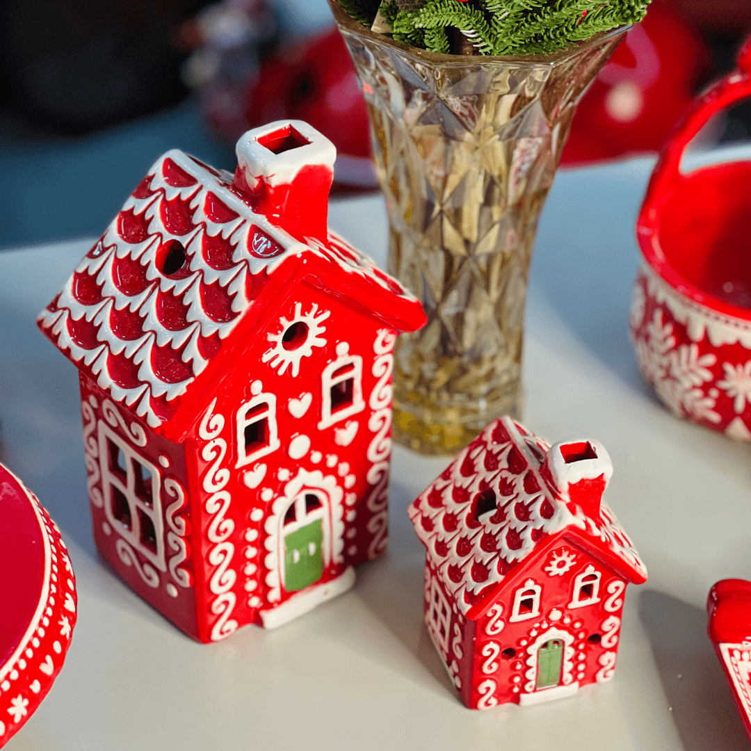 Casa Natalina Vermelho e Branco de Cerâmica 14x10x22cm