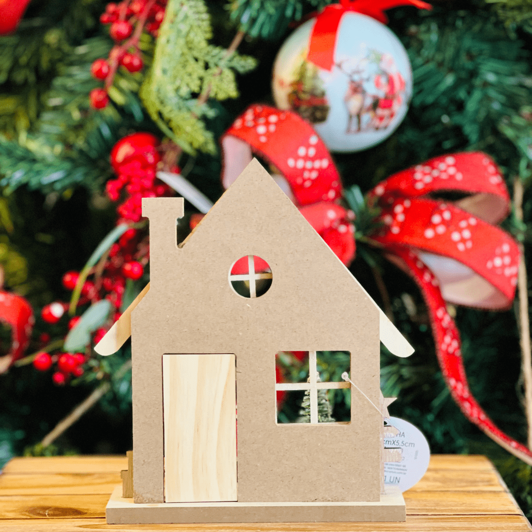 Casinha Natalina Com Urso Verde de Madeira 20,5x17x5,5cm