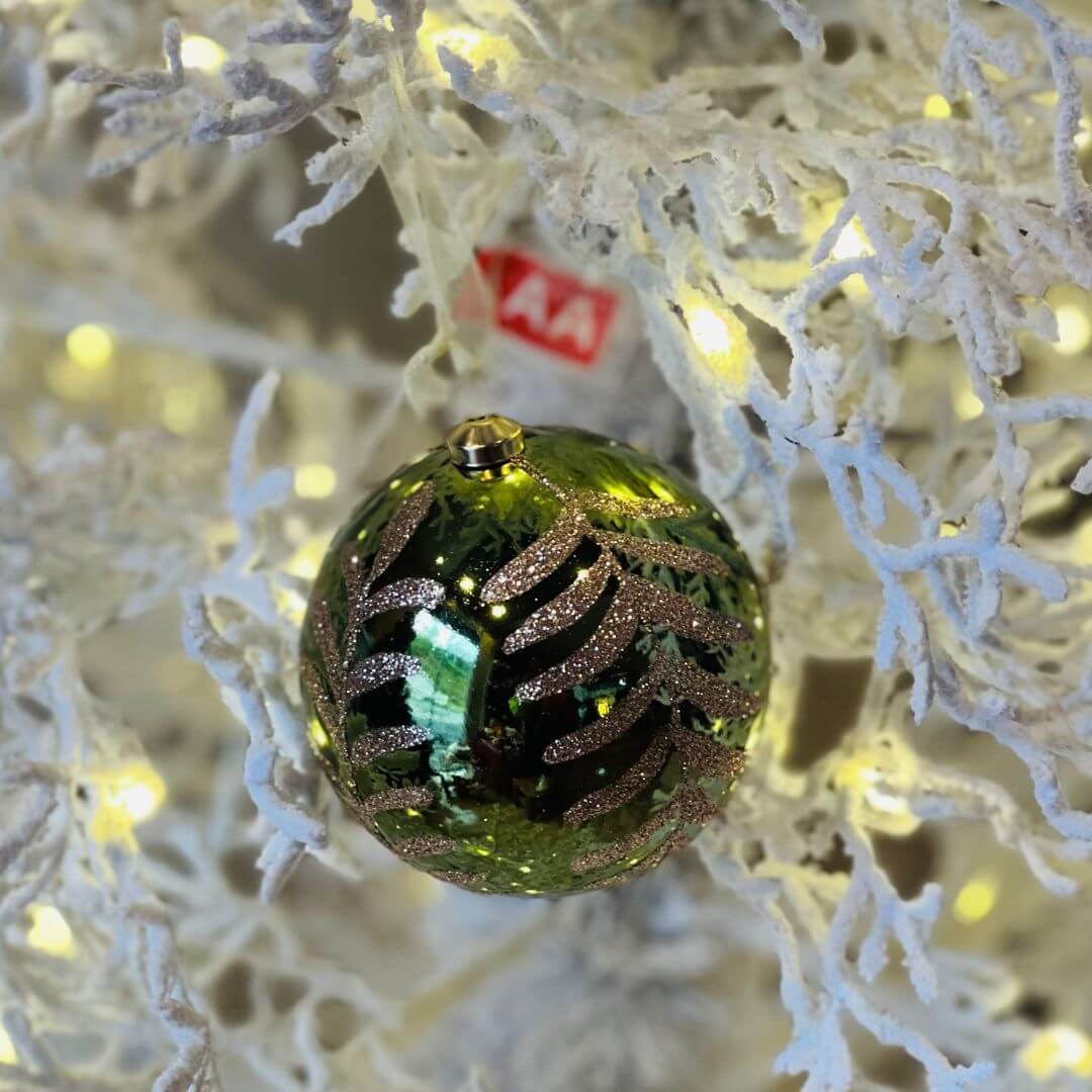 Bola Verde com Folhagem Dourada – 10cm | kit 2 peças