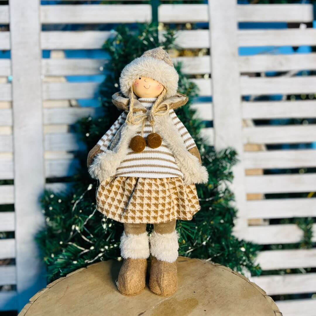 Boneco Menina Em Pe - 46cm Bege