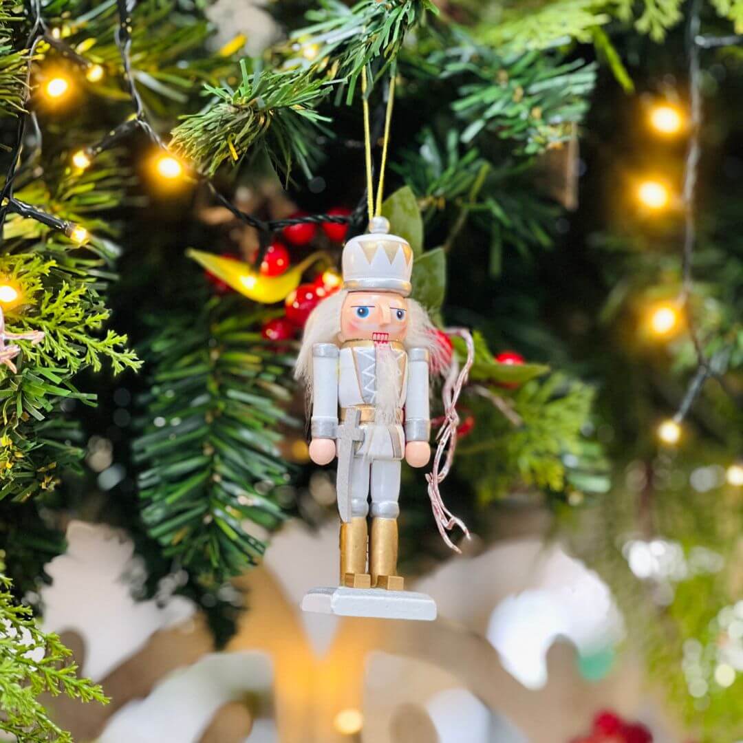 Enfeite Natal Quebra Nozes Com Quatro Peças Prata Com Dourado - 12,5cm