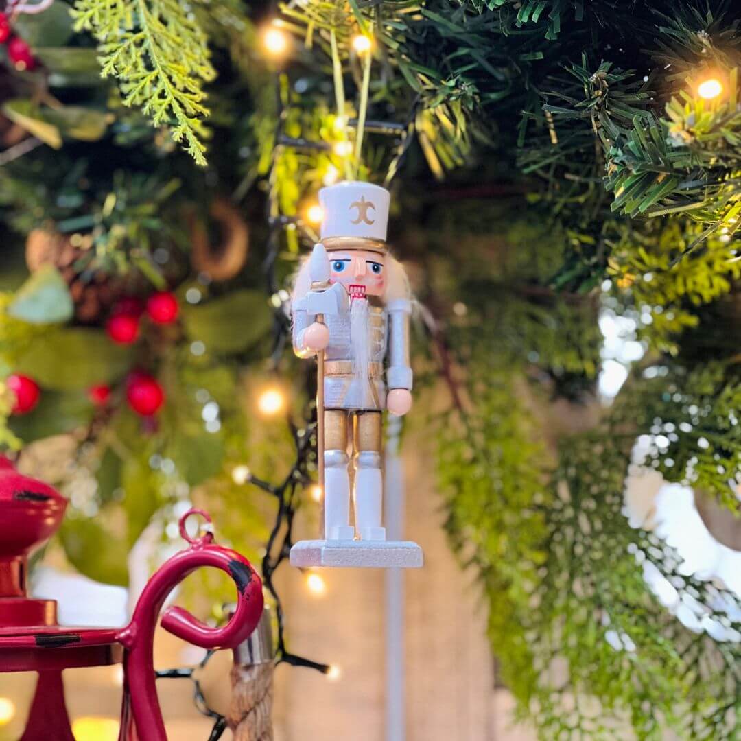 Enfeite Natal Quebra Nozes Com Quatro Peças Prata Com Dourado - 12,5cm