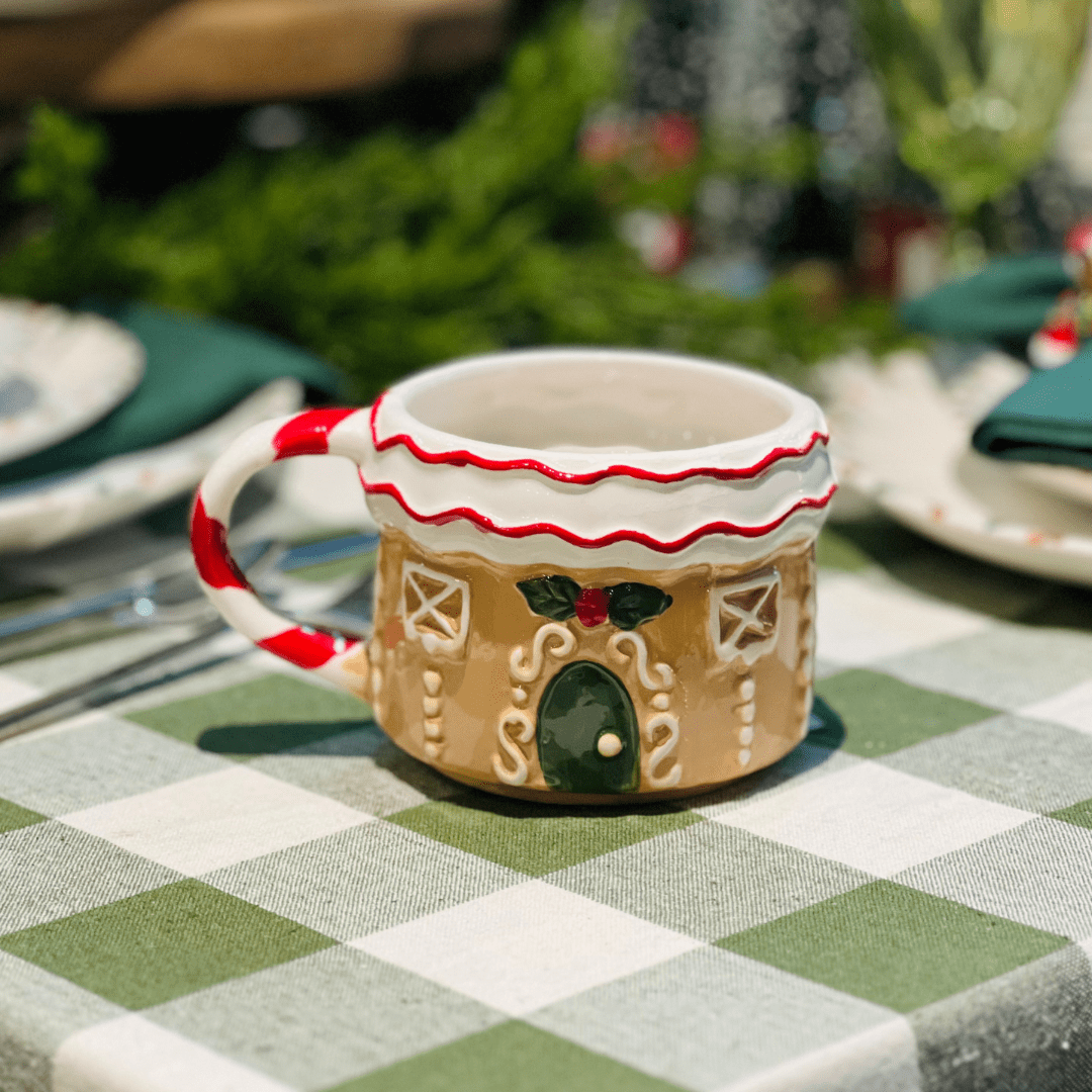 Caneca Natalina de Cerâmica Casa Gingerbread Branca 350ml 7cm