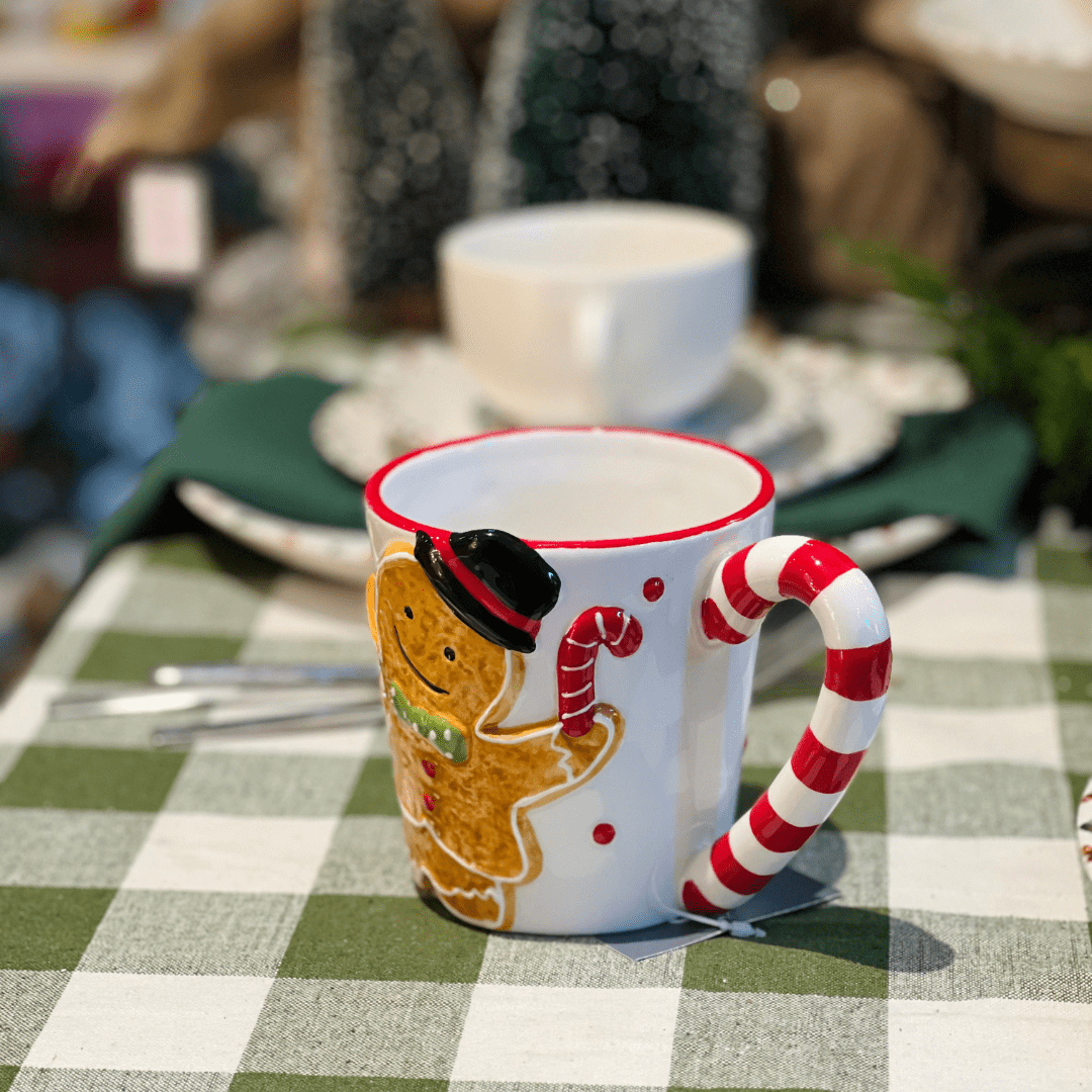 Caneca Natalina de Cerâmica Gingerbread Menino 450ml 13cm