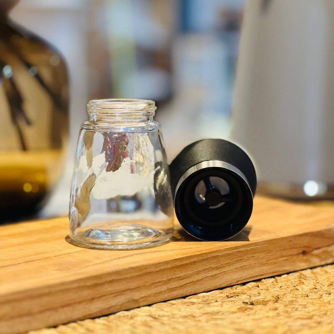 Moedor de Tempero Vidro Com Tampa Preta - 170ml