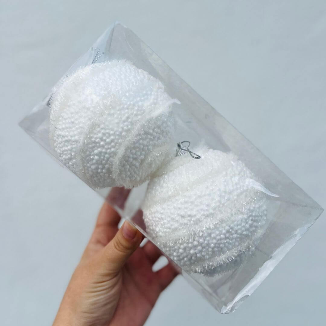 Jogo com 2 Bolas Decoradas Brancas -10 cm