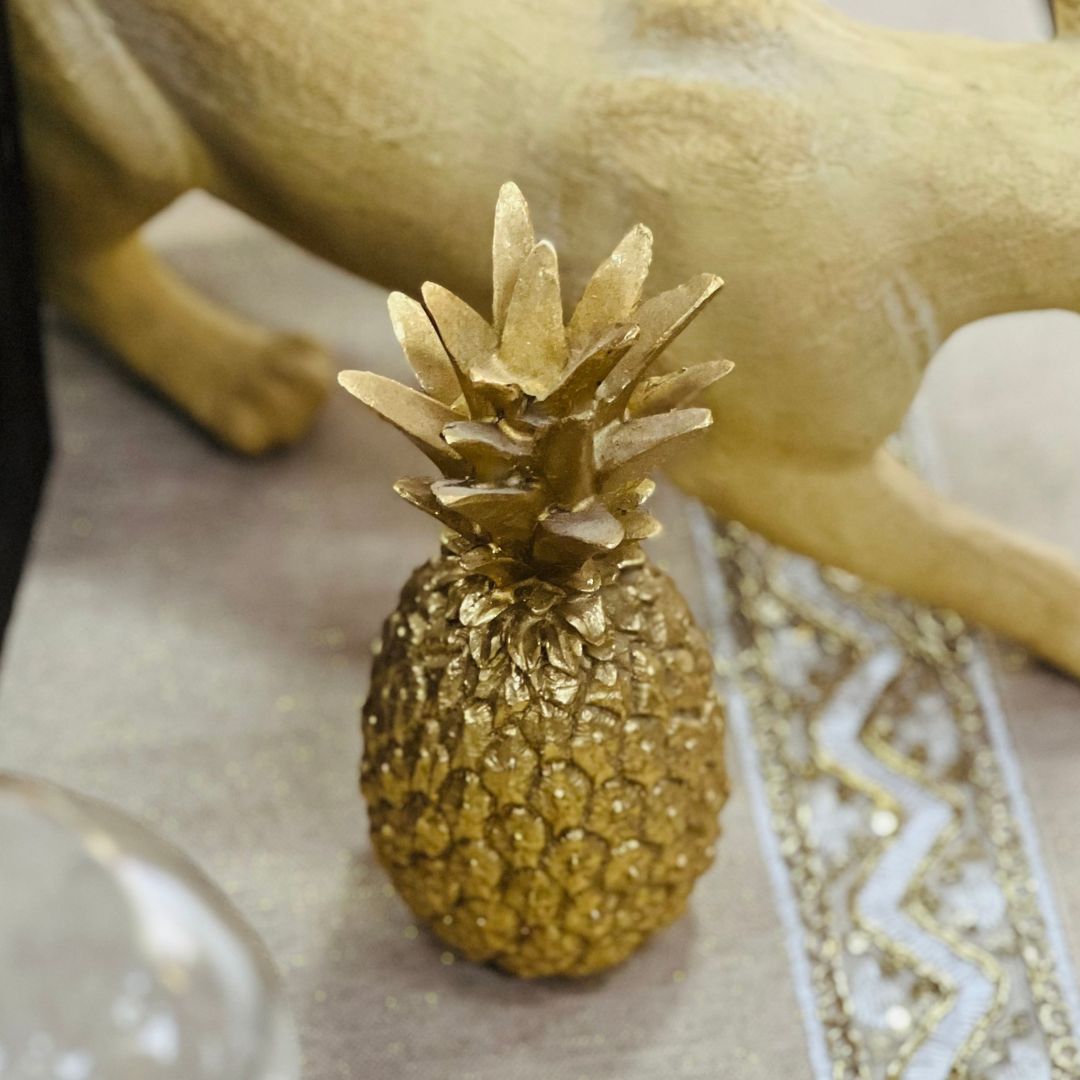 Escultura Abacaxi Dourado de Poliresina - 15,5x7cm
