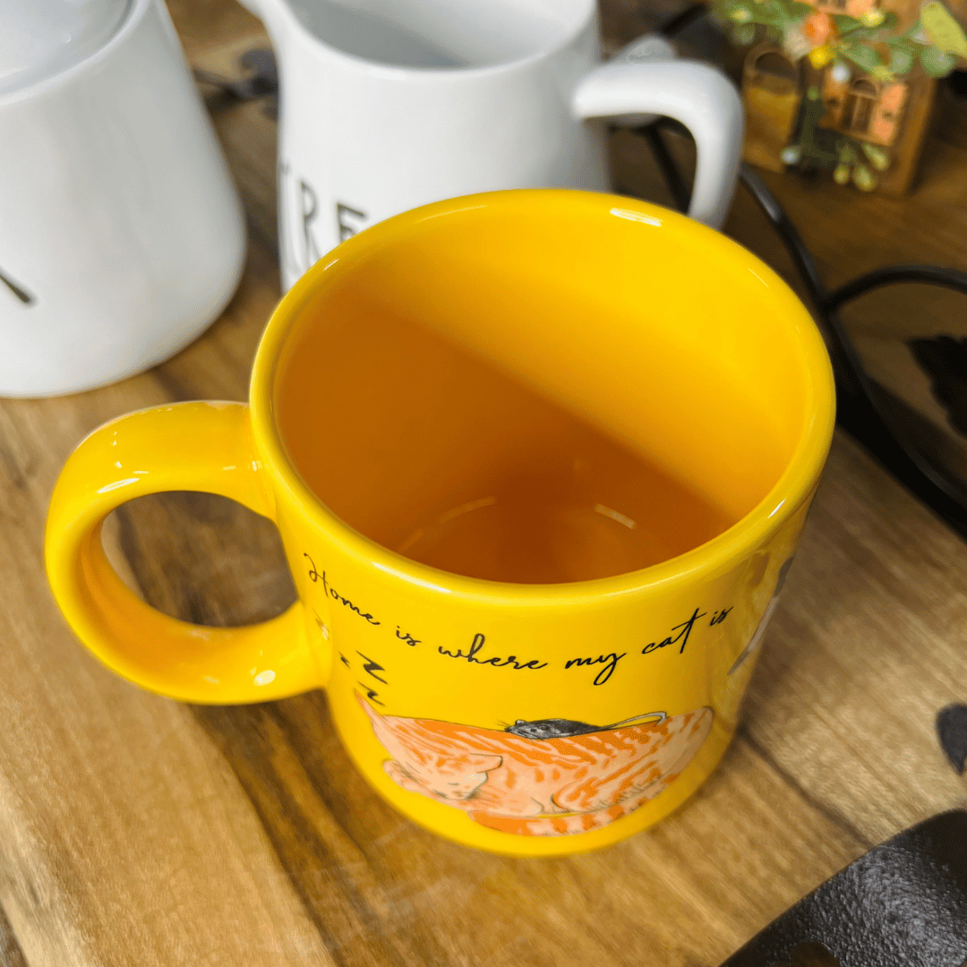 Caneca Cat de Cerâmica Amarela 330ml