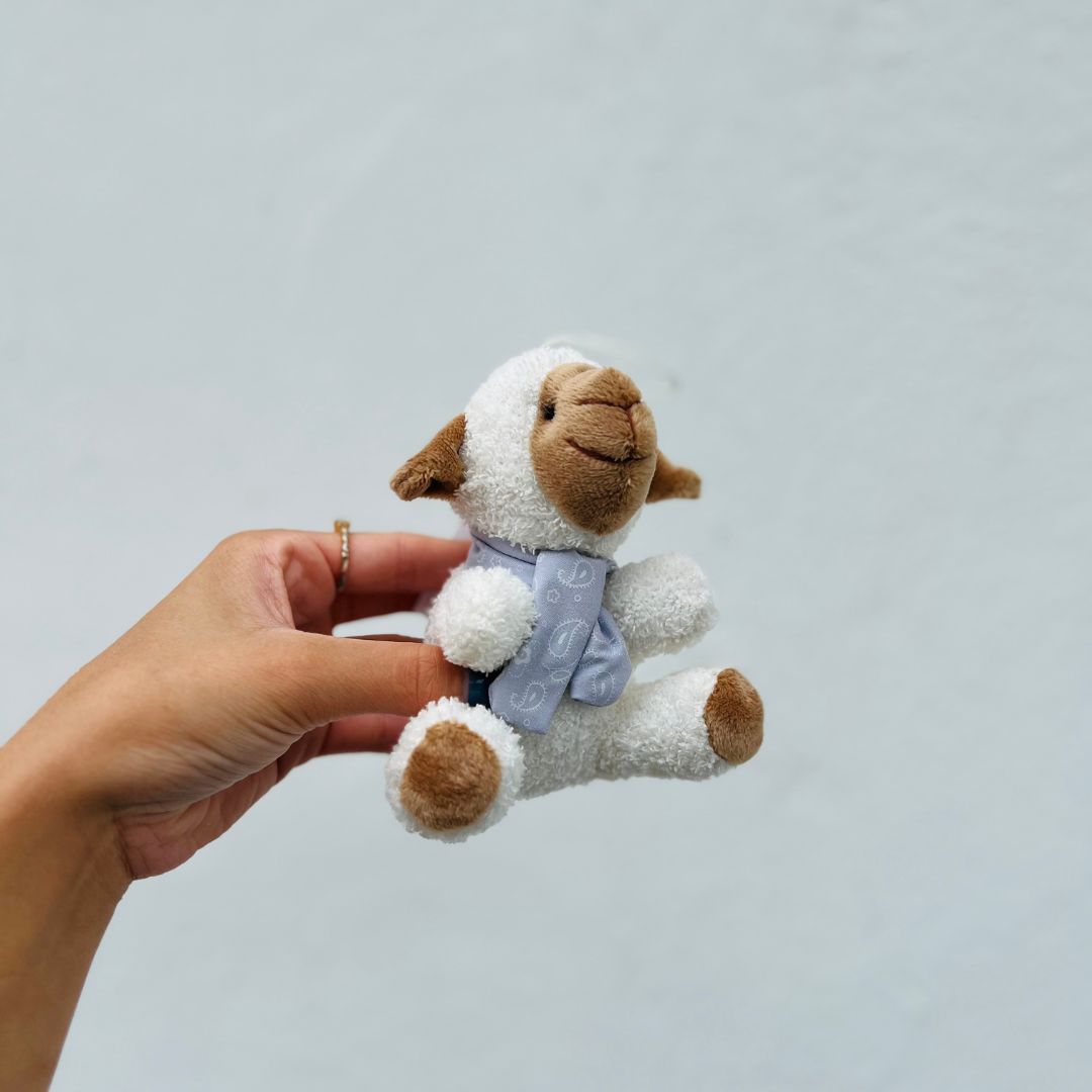 Mini Ovelha Com Laço Lilás - 11cm