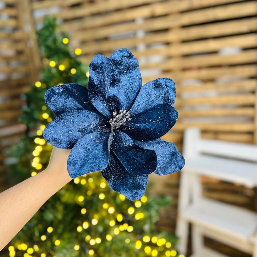 Flor Decorativa Magnólia Azul – 24cm