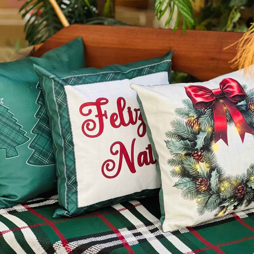 Capa Natalina Estampada Árvores 43x43cm