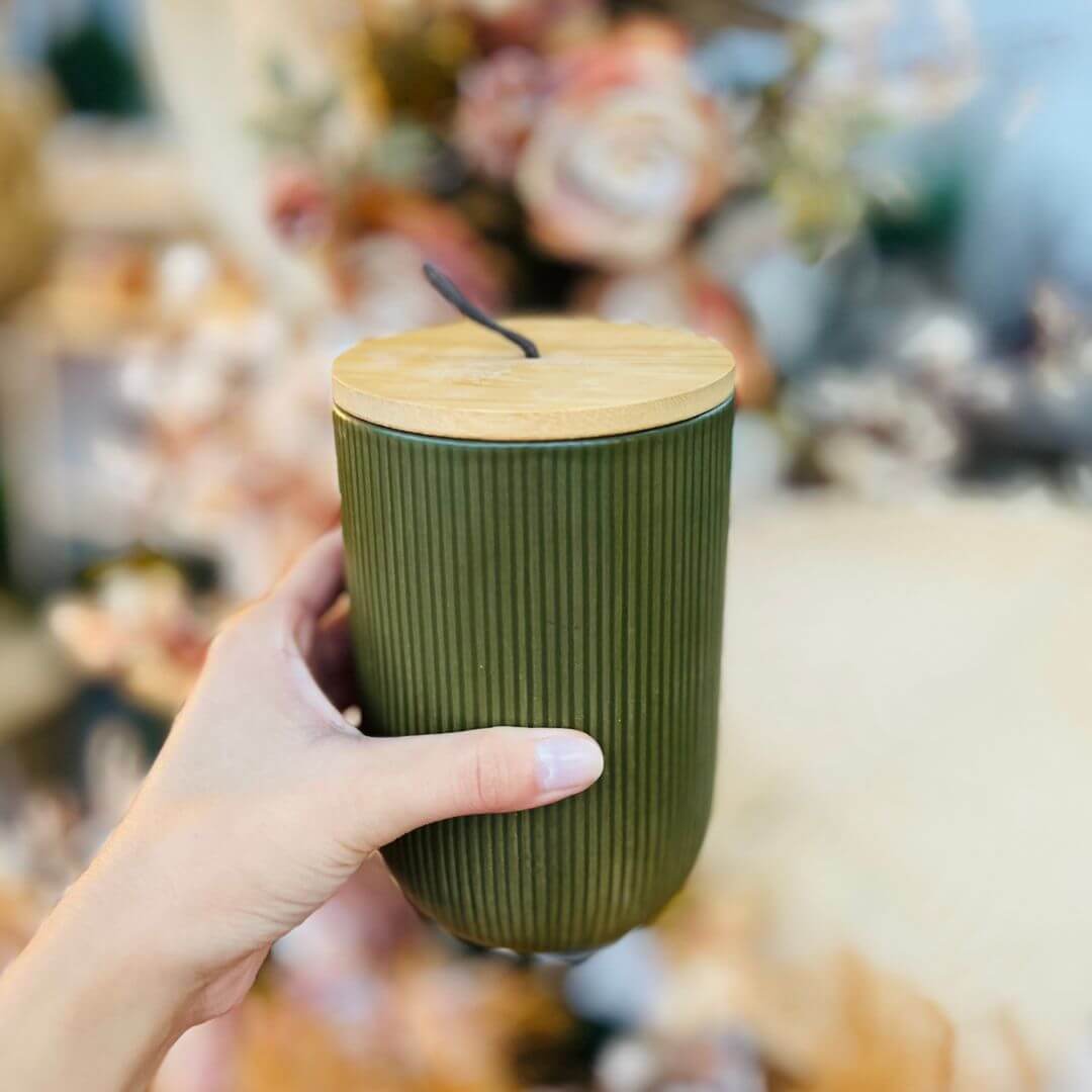 Potiche de Cerâmica Decorativo Com Tampa Em Bambu e Pegador de Corda Lines Verde - 10x10x15cm