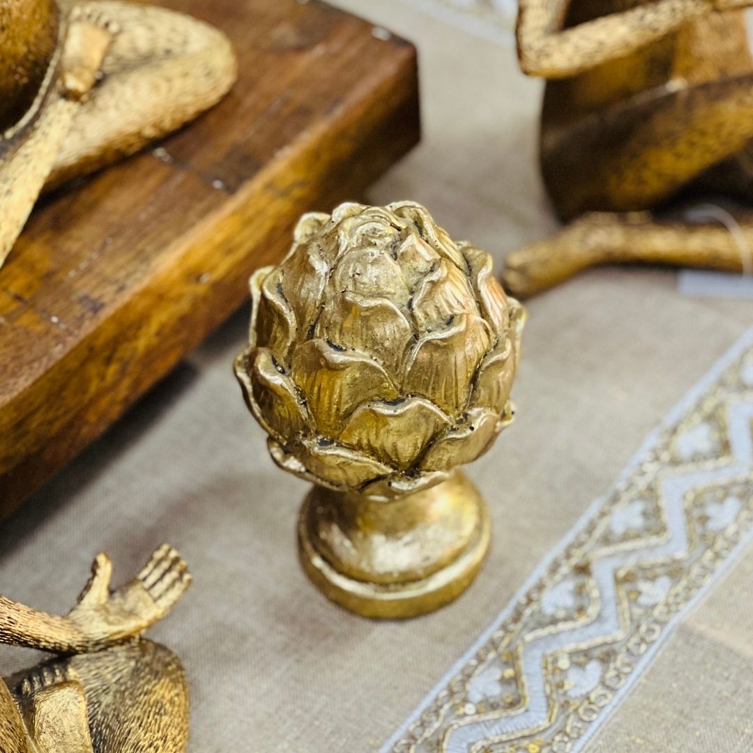 Escultura Abacaxi Dourado de Poliresina - 15,5x7cm