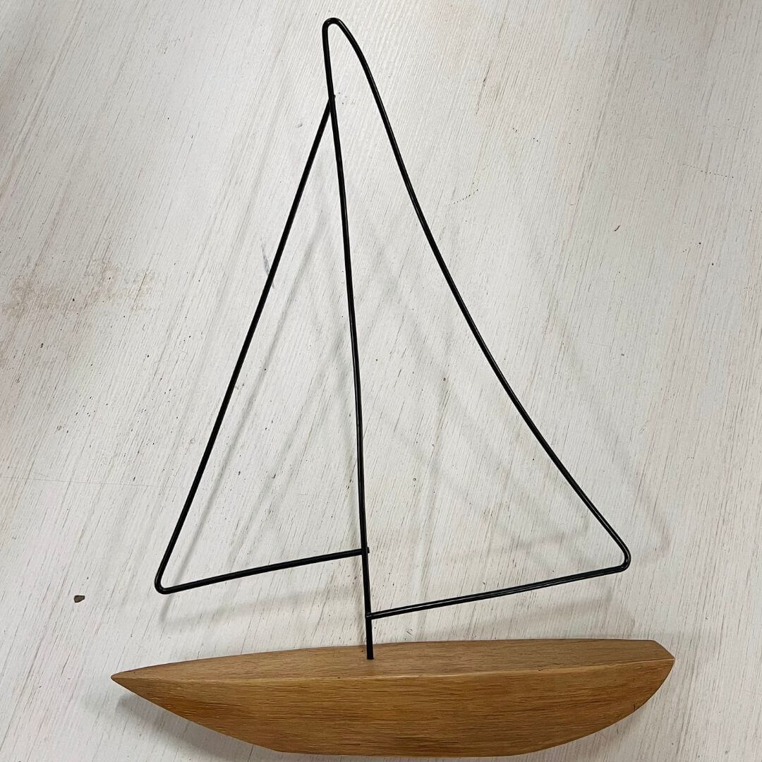 Escultura Decorativa Barco em Polirresina - 30cm