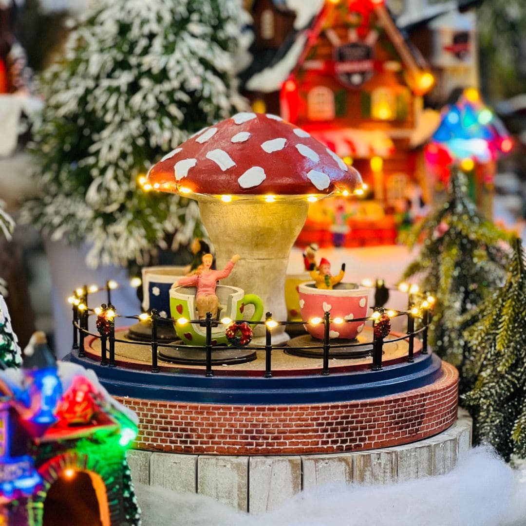 Parque Natal Cogumelo Com Led, Som e Movimento Bivolt 19x26x26cm