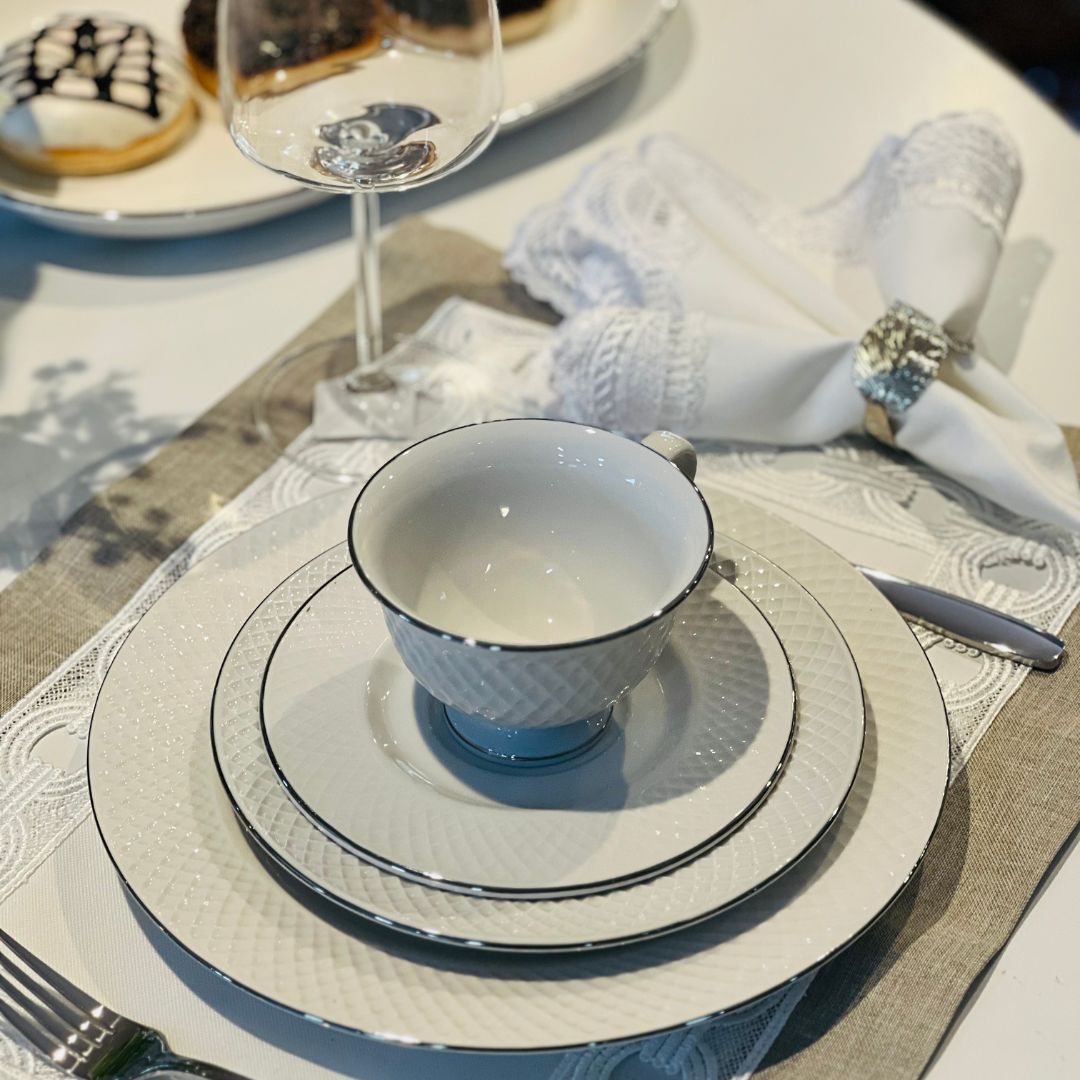 Prato para Sobremesa de Porcelana Joaquina Prateado - 20cm