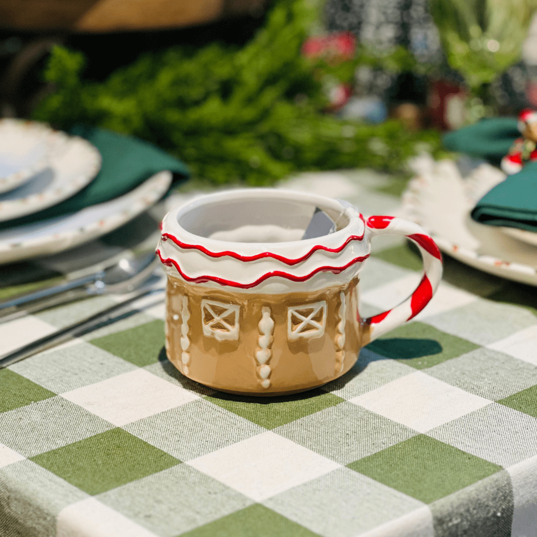 Caneca Natalina de Cerâmica Casa Gingerbread Branca 350ml 7cm