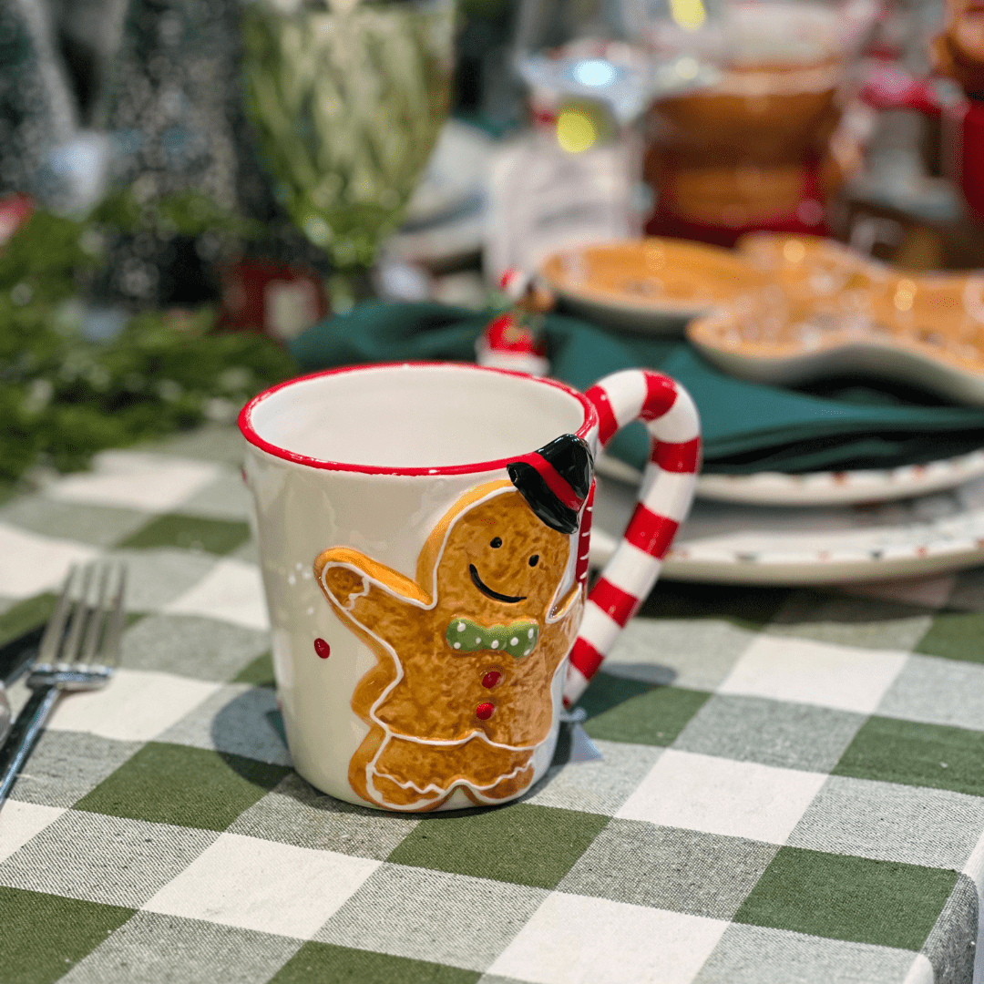 Caneca Natalina de Cerâmica Gingerbread Menino 450ml 13cm