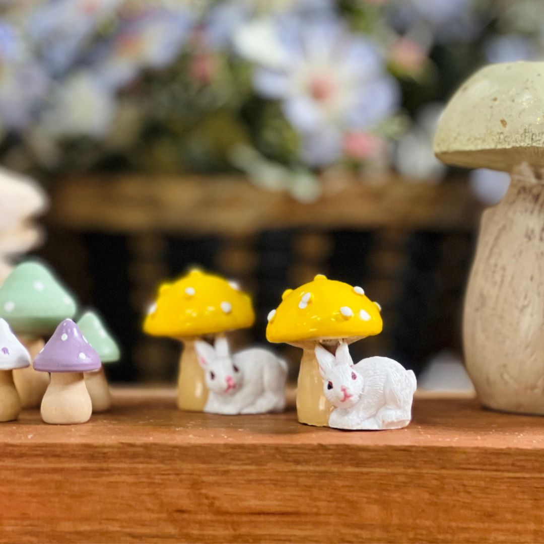 Jogo 2 Peças Cogumelo Decorativo Com Coelho - 4,3x3,5x4cm Amarelo