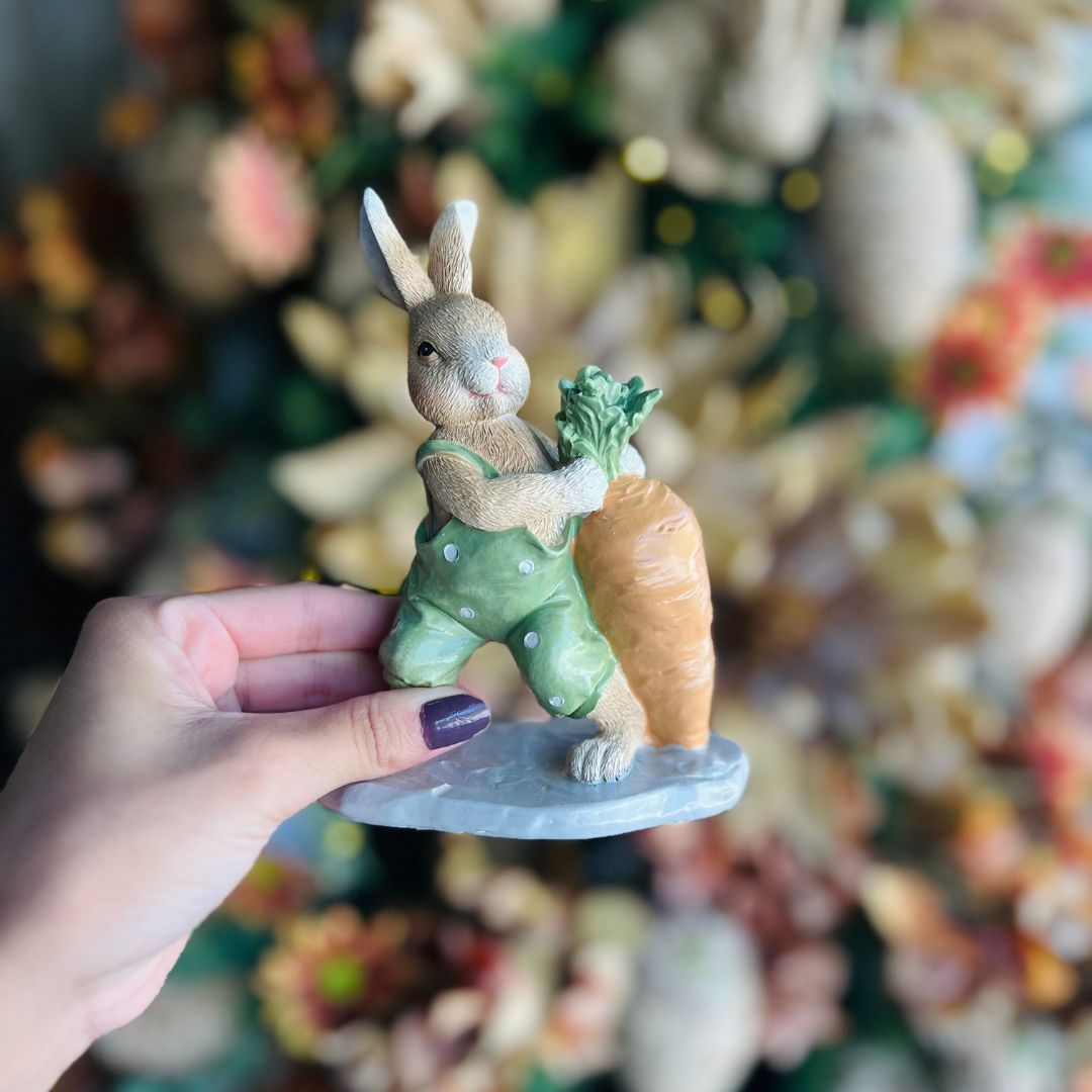 Coelho Com Cenoura - 15cm