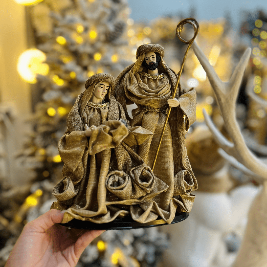 Sagrada Famila Plus Dourada de Resina e Juta 25cm
