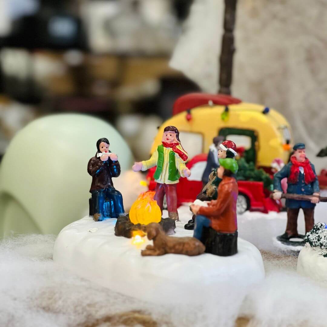 Cenário Natal Amigos na Fogueira Com Led 8,3x13,2x9,2cm