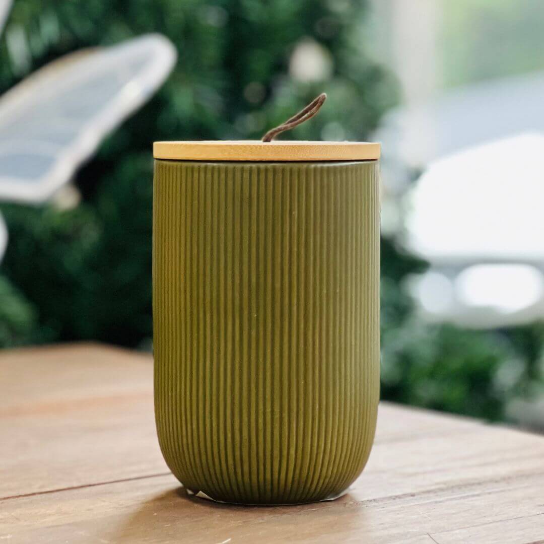 Potiche de Cerâmica Decorativo Com Tampa Em Bambu e Pegador de Corda Lines Verde - 10x10x15cm