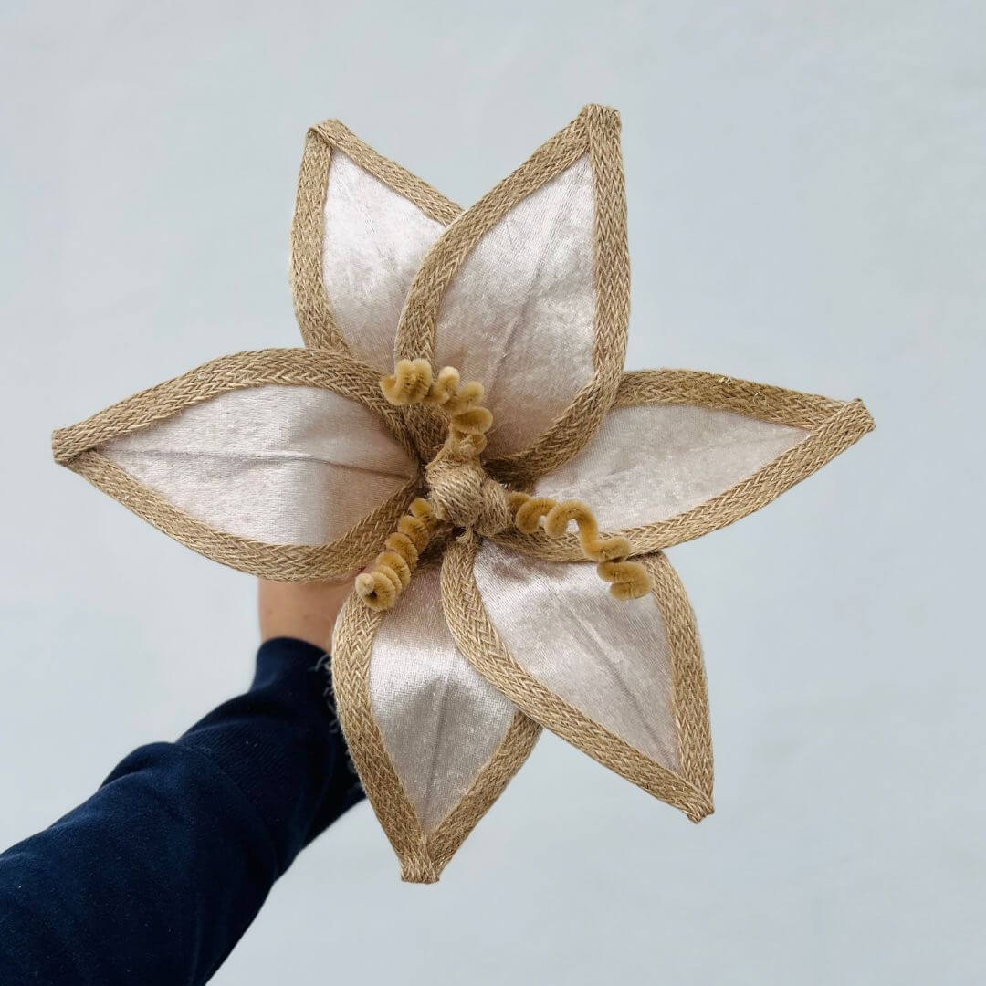 Flor Decorativa - 6 Pétalas | 30x20cm