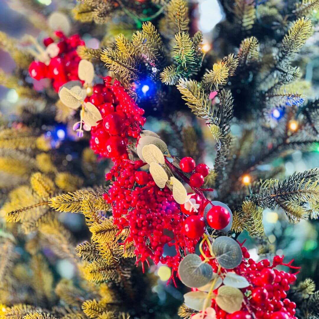 Festão de Natal Folhas e Frutas Vermelho - 130cm