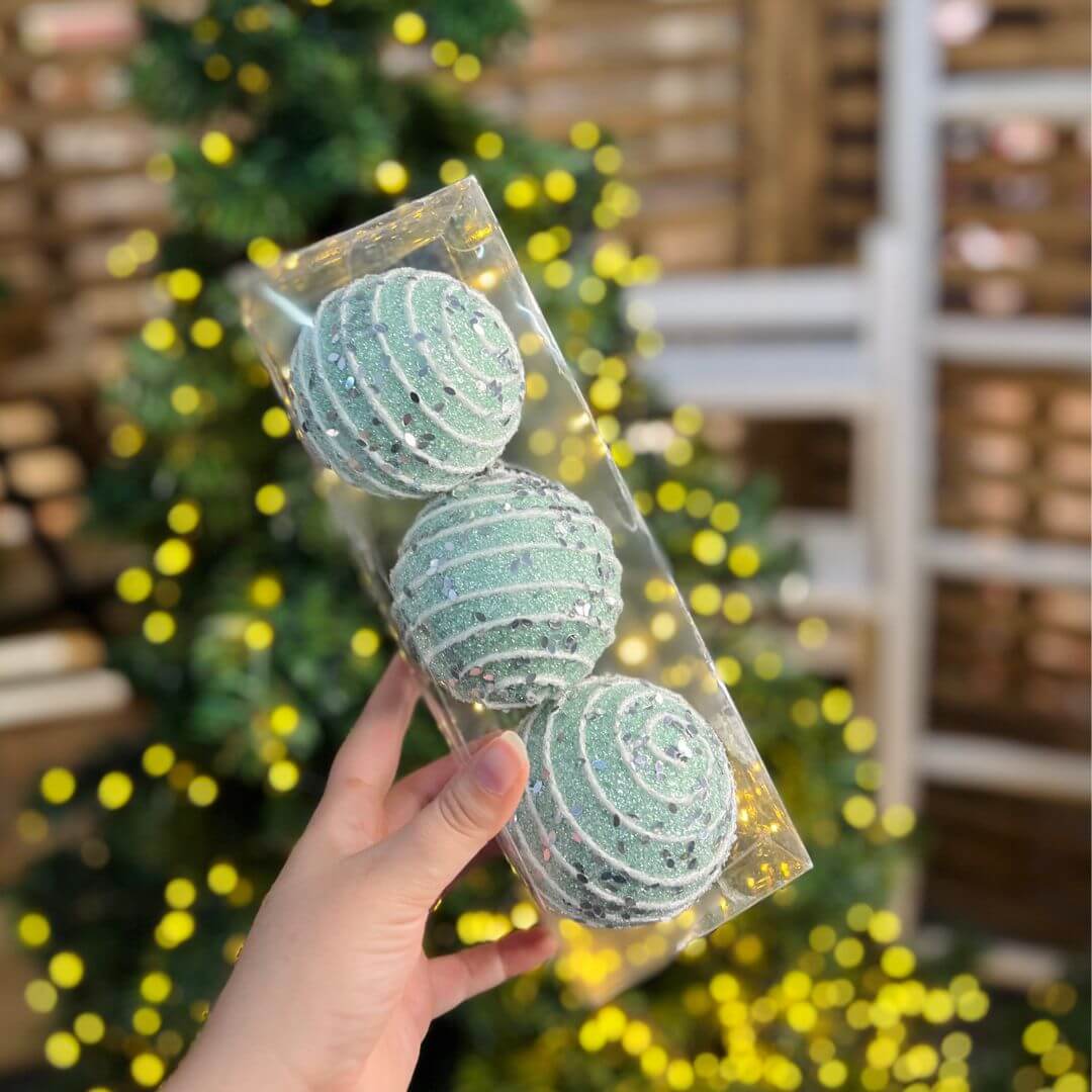 Bola Decorada Verde – 8cm | 3 Unidades