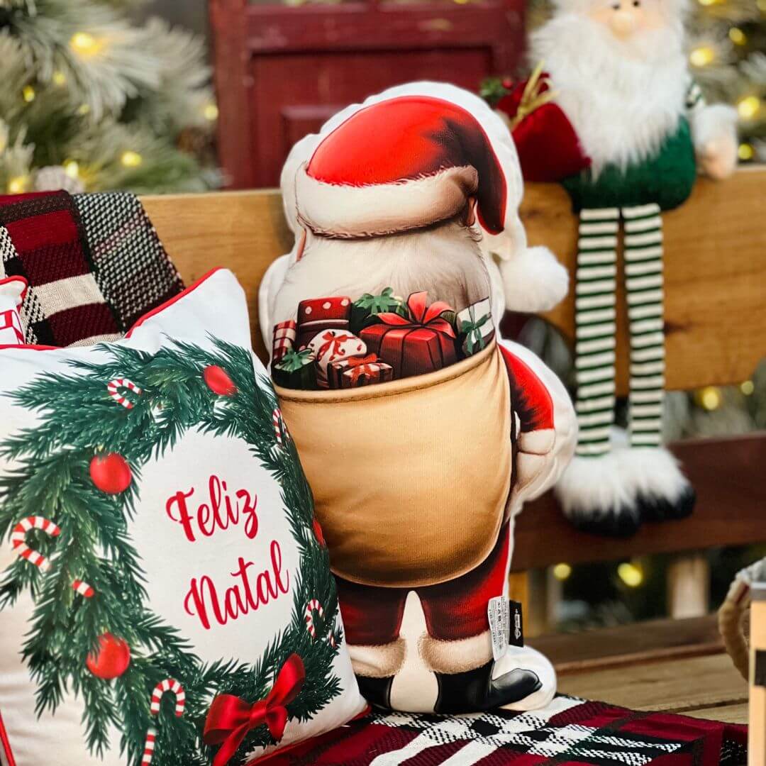 Almofada Natalina Formato Papai Noel Com Pom Pom - 35cmx58