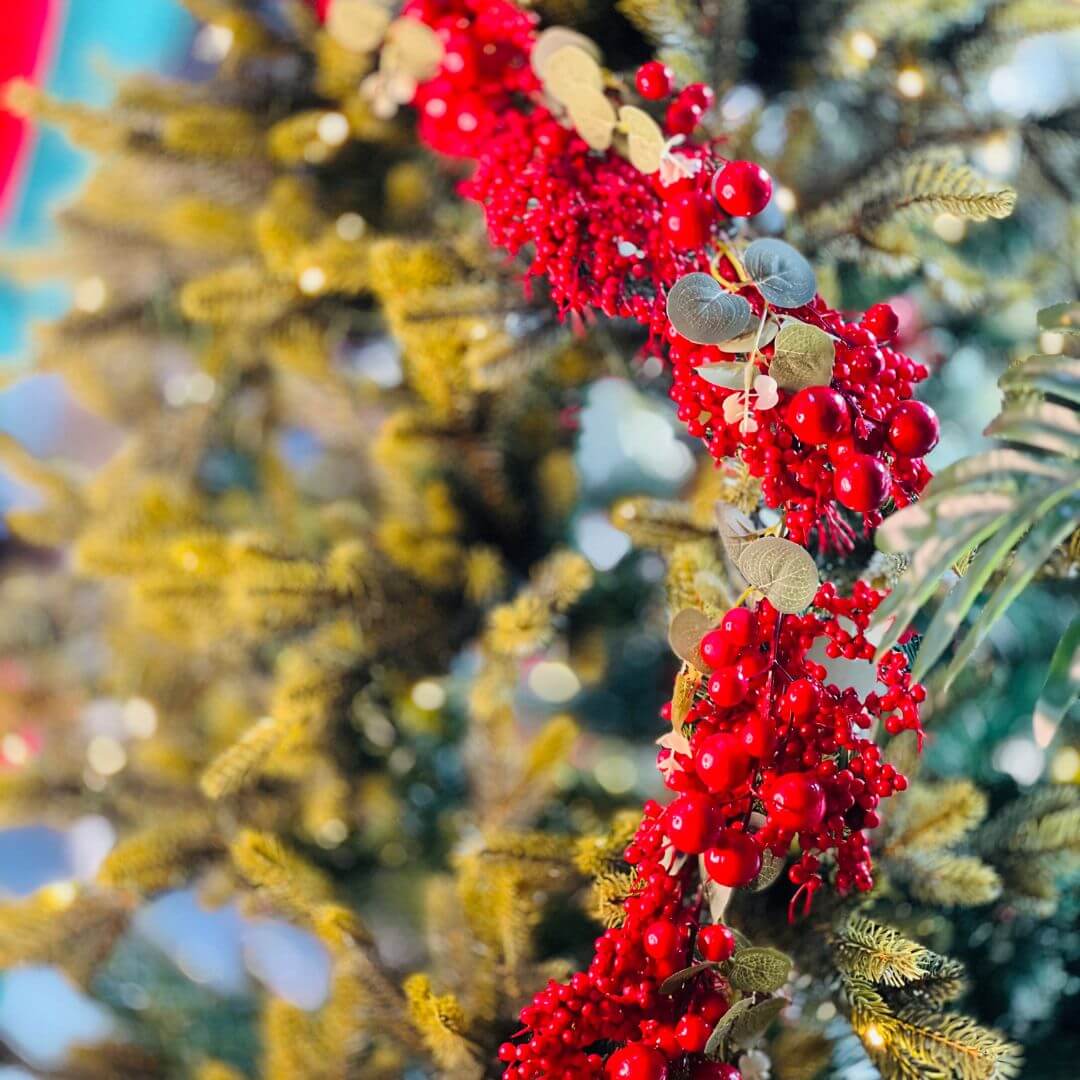 Festão de Natal Folhas e Frutas Vermelho - 130cm