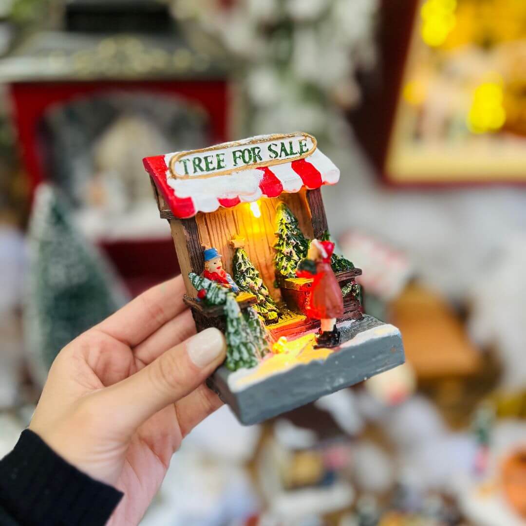 Loja de Árvore Natal Iluminada - 8x7x11cm