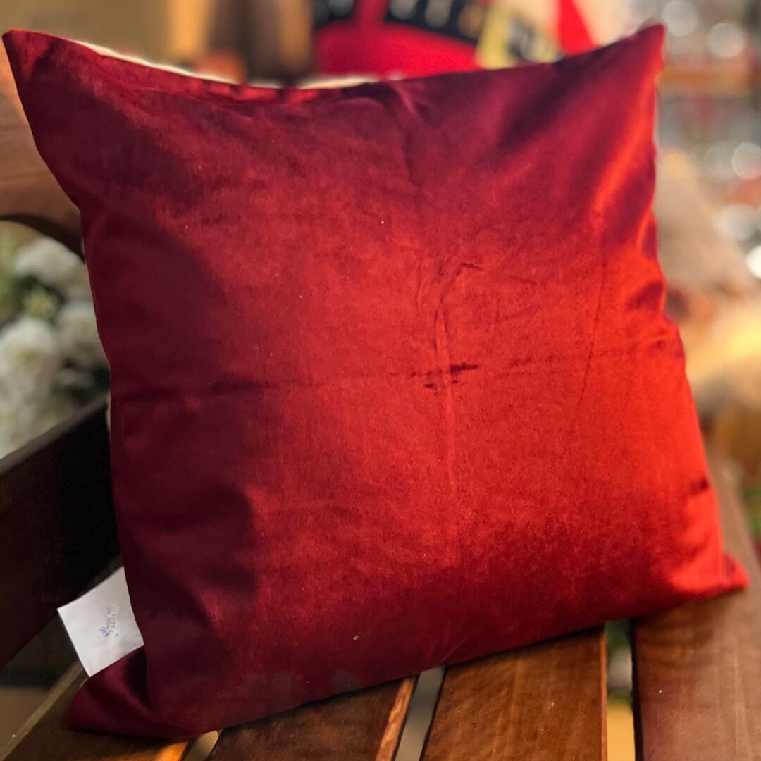 Capa de Almofada Natalina de Veludo Pinheiro Com Bordado 50cmx50cm