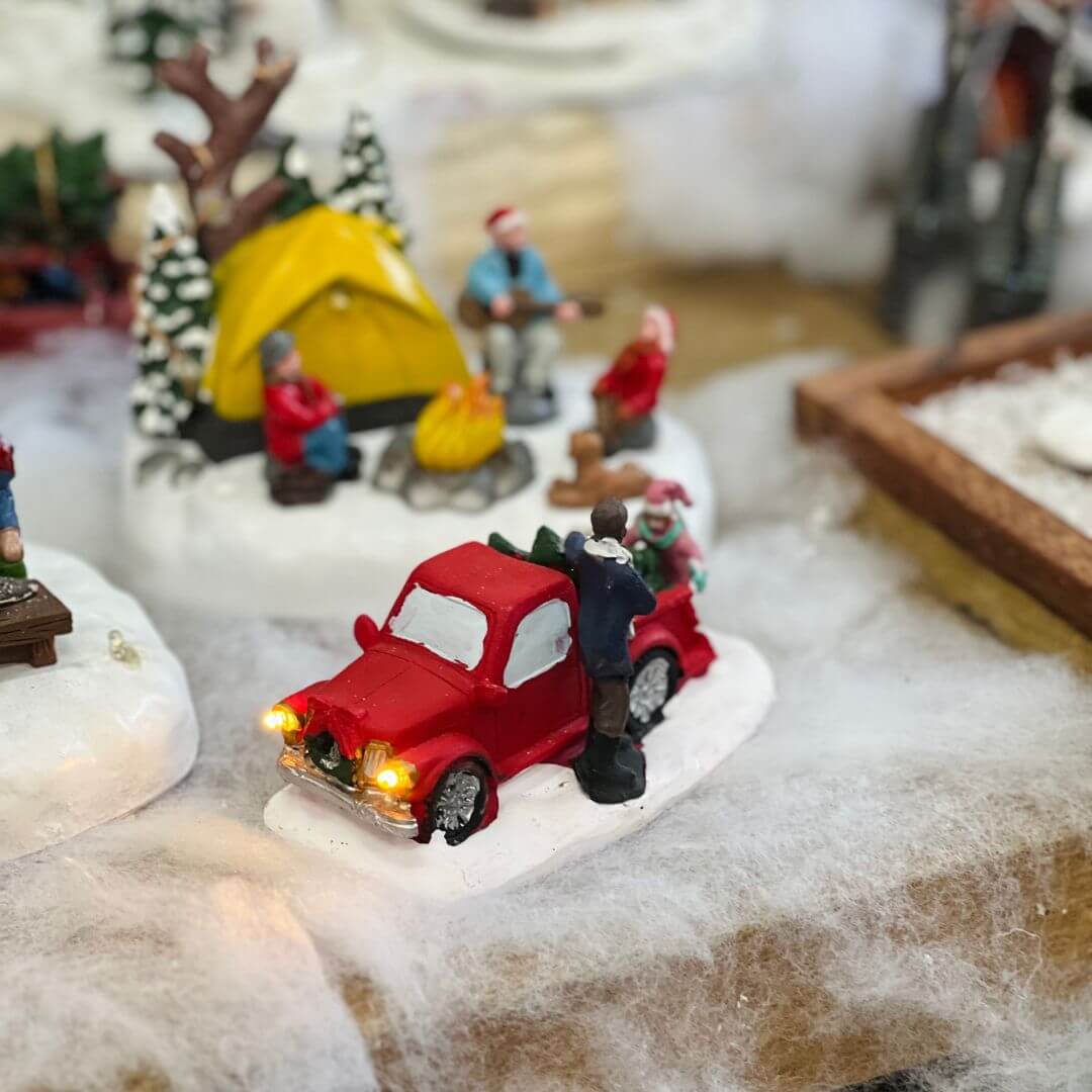 Cenário Natal Arvore no Carro Com Led 6,7x11,7x5,9cm
