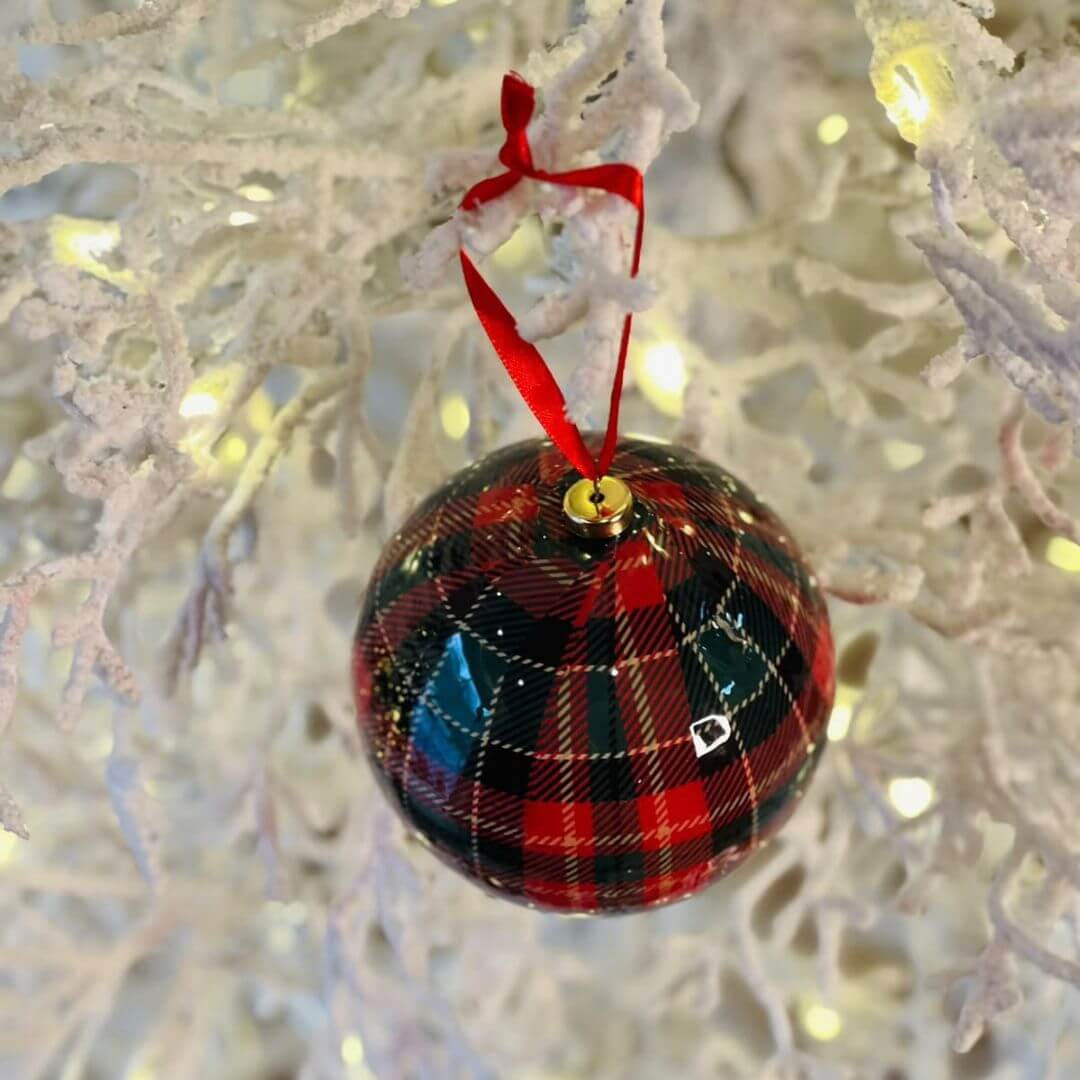 Bola de Natal Xadrez Brilhante – 10cm | Jogo com 2 Peças