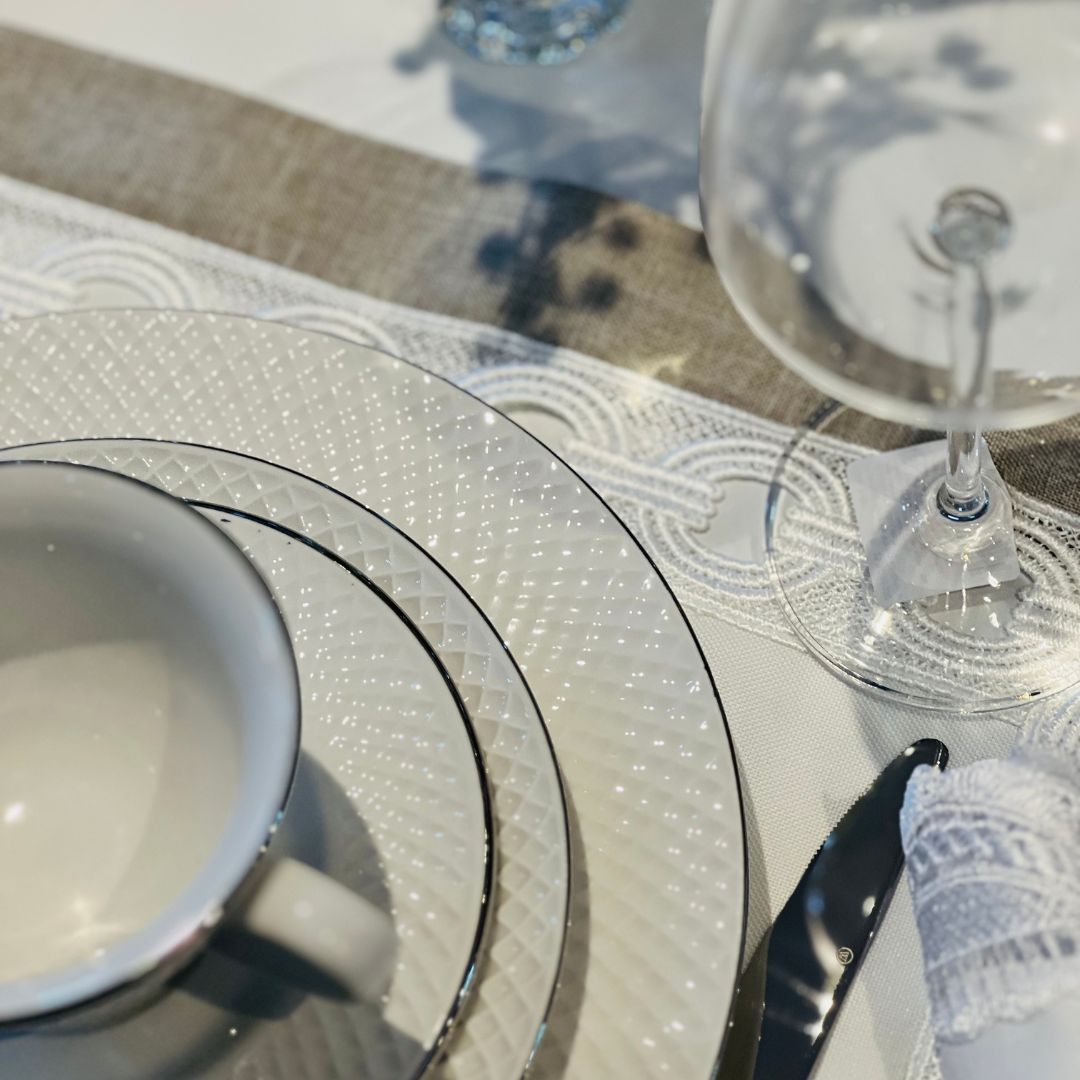 Prato para Sobremesa de Porcelana Joaquina Prateado - 20cm