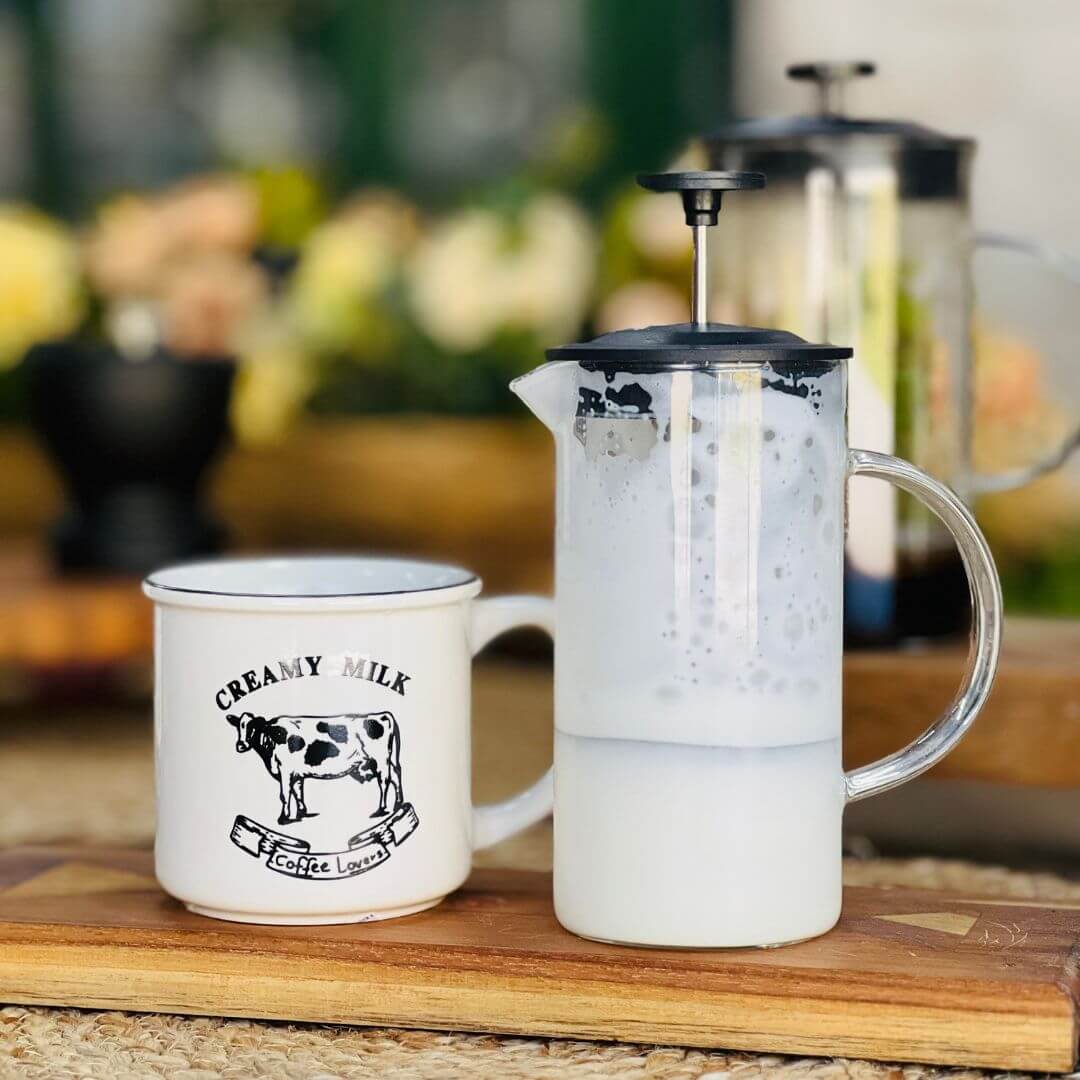Caneca de Porcelana Creamy Milk Branca e Preta - 260ml