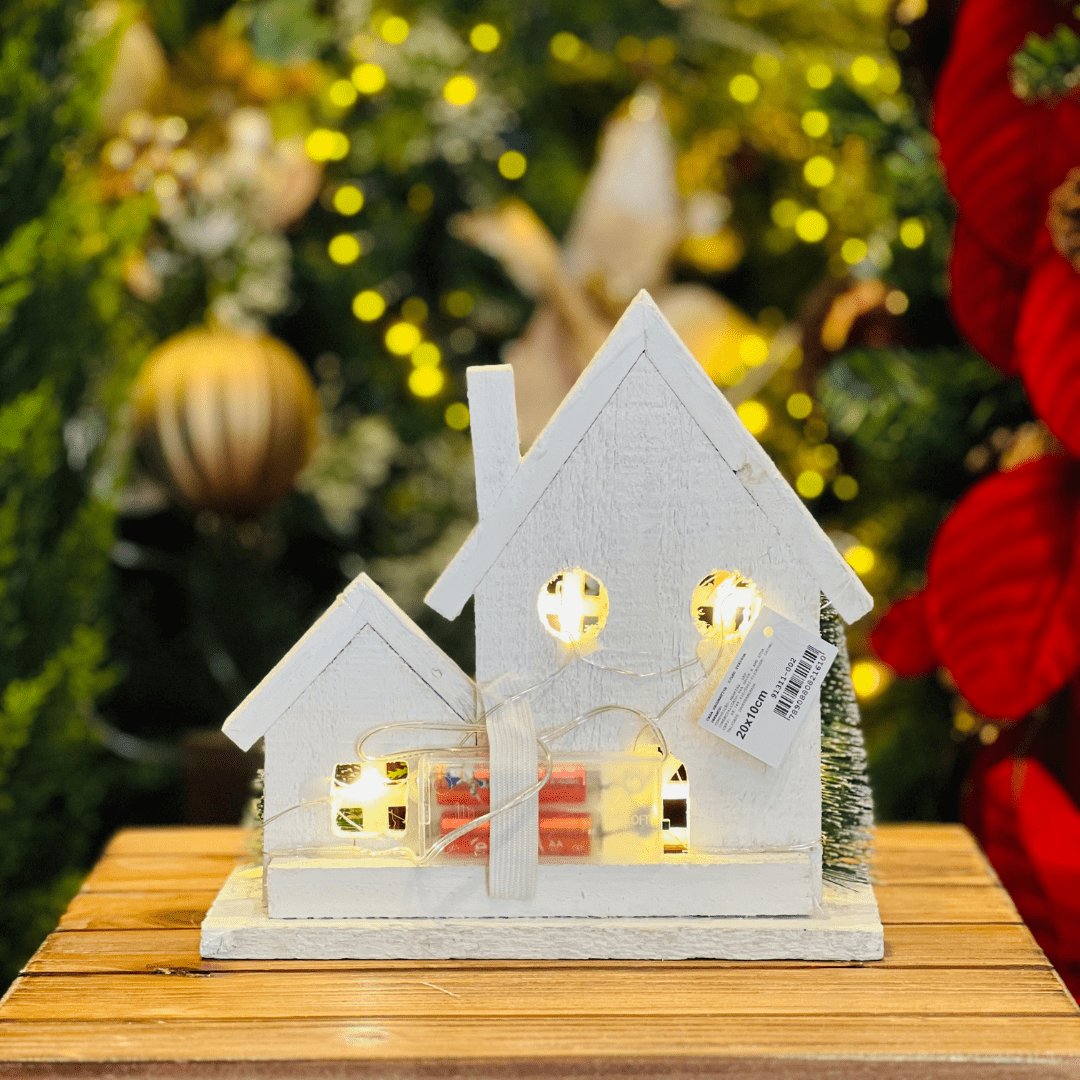 Casa Natalina Branca Com Led de Madeira 21x22x10cm