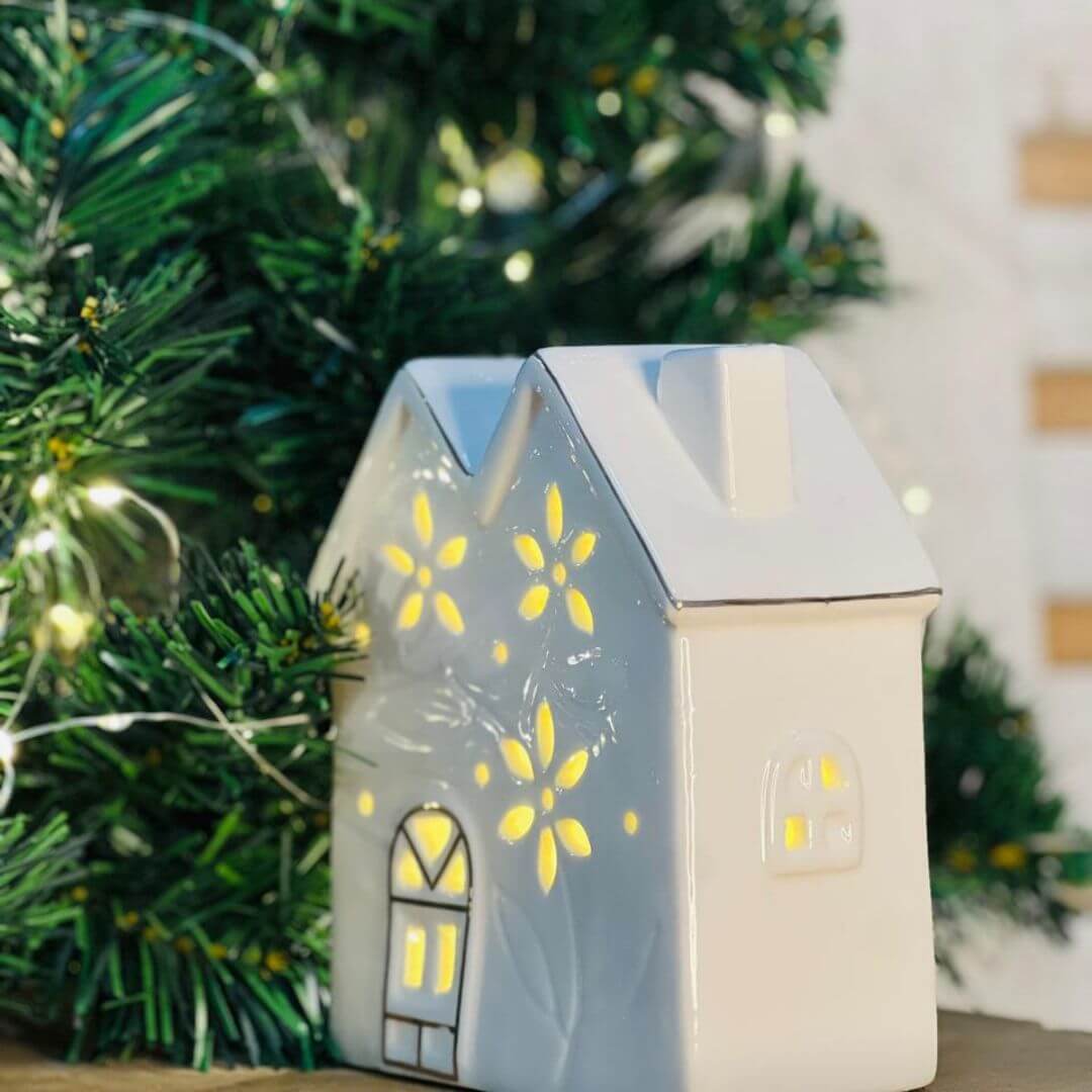 Natal Casinha Branca Decorativa C/led - 14x12,1x6,7cm