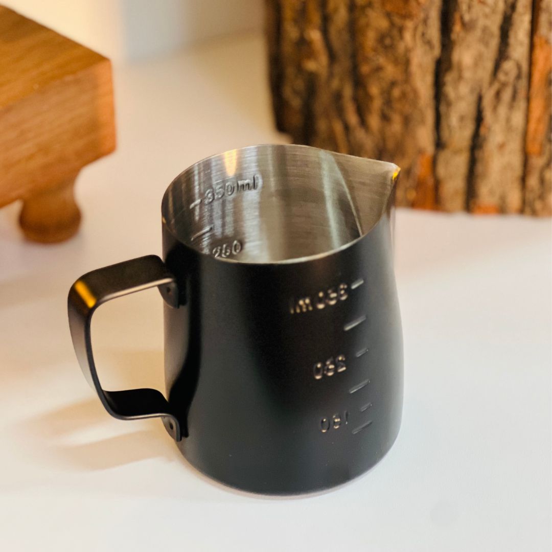 Leiteira de Aço Inox Preta Com Medida - 350ml