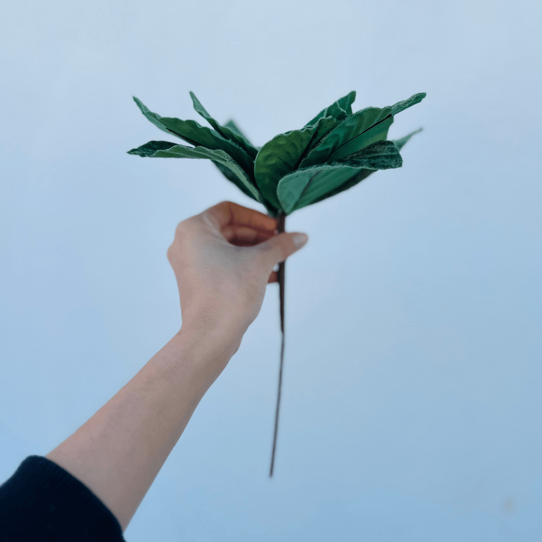 Flor Natalina Poinsetia Aveludada Verde 20x20cm