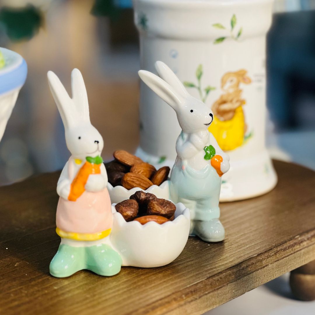 MIni Casal de Coelhos Com Cestinha - 11cm (230095)