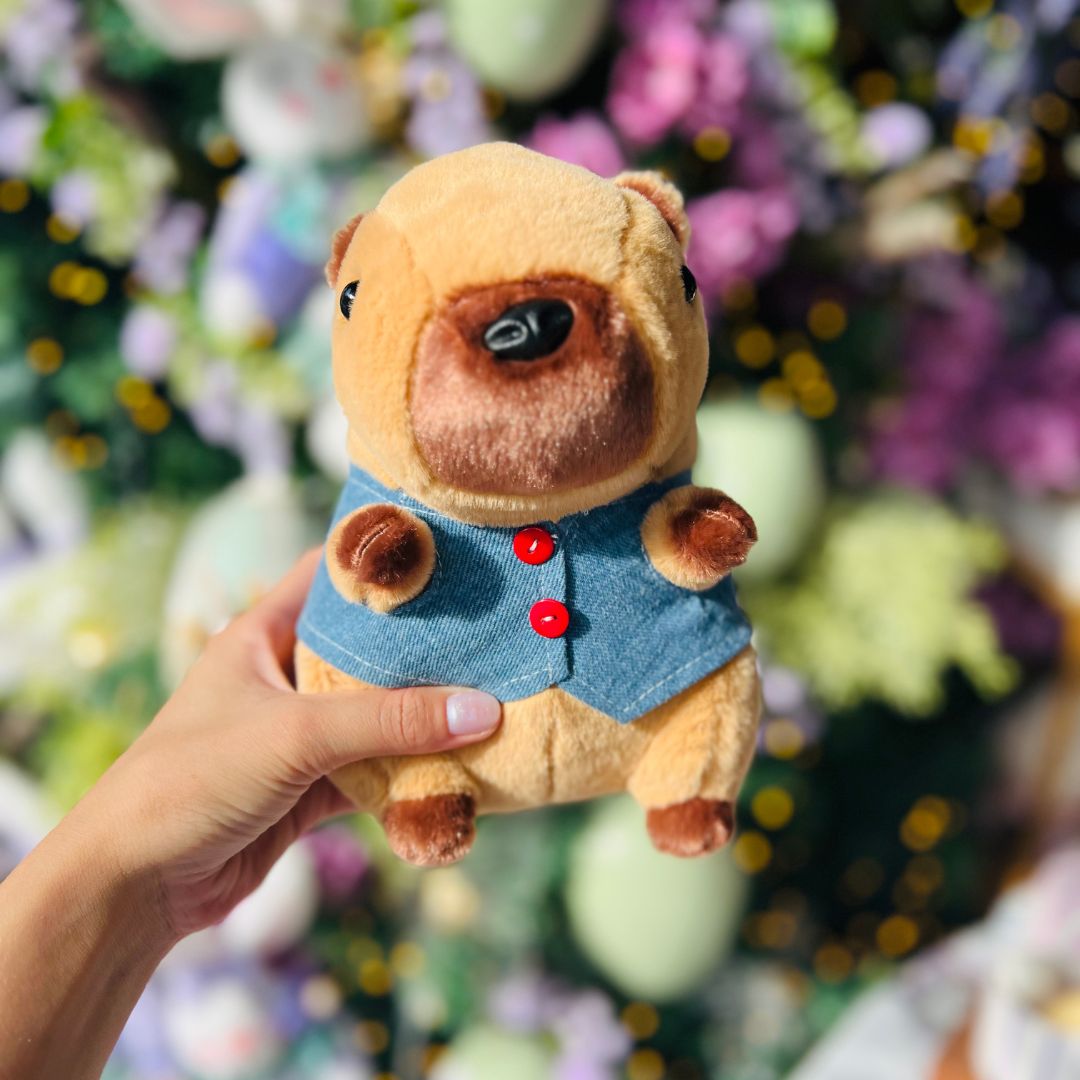 Capivara de Pelúcia Colete - 20cm